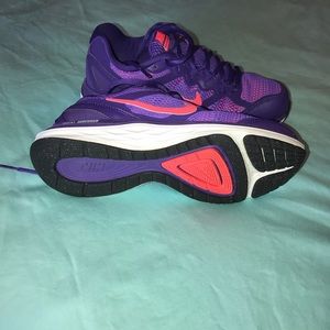 Nike Shoes - Women’s Purple Nike sneakers in EUC👟😍 Nike Shoes - Women’s Purple Nike sneakers in EUC👟😍